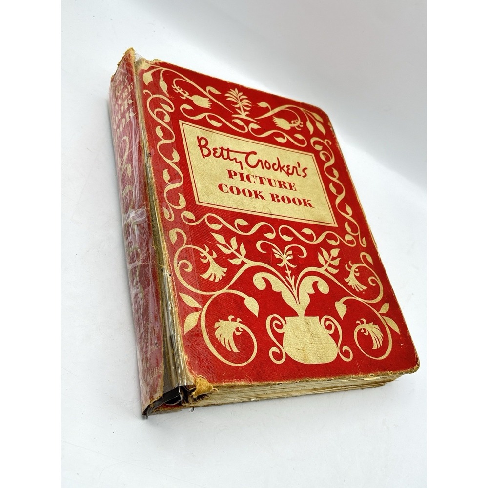 Vintage Betty Crockers Picture Cook Book Binder Red And White Kitchen Decor